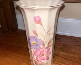 Japanese Floral Vase Pink Purple Flowers Gold trim 