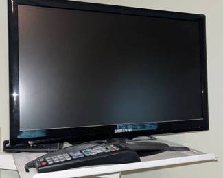 Samsung 19" TV with Remote 