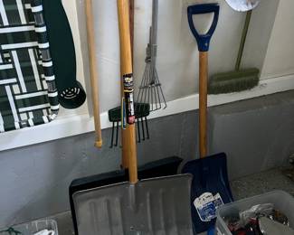Snow Shovels 