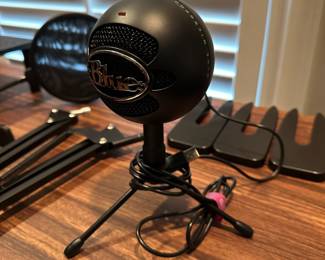 C57 - $10 Snowball Ice Plug & Play Microphone.