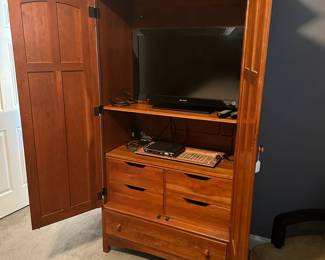 C40 - $250. Pennsylvania House Armoire. Body measures 40" wide x 20" deep x 78" tall. (Including the crown is it 44 wide x 22" deep) Inside shelf is adjustable - does not currently have a bar for hanging clothes. One long drawer on the bottom and 4 small drawers inside.