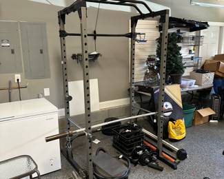 C126 - $125. Power Cage / Rack. Fitness Reality Brand. ONLY THE CAGE/RACK is included. Other smalls are priced individually.