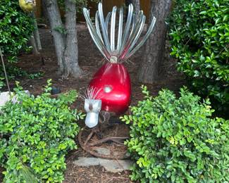 C144 - $200 LARGE yard art bird that rocks. Very good condition.