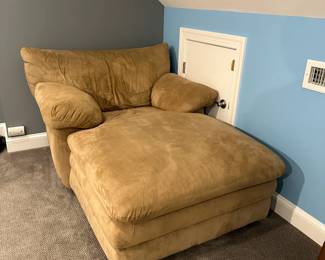 C70 - $250. Benchcraft Microfiber Chaise. Measures 4' wide x 65" long x 34" tall. Please Note - This item is located on the 3rd floor. Please make sure you arrange for help to get this down and out!