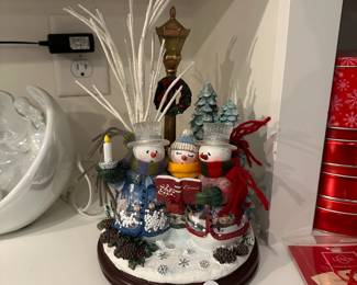 C90 - $10 Snowman Thomas Kinkaid - no plug. "A Caroling we will go"