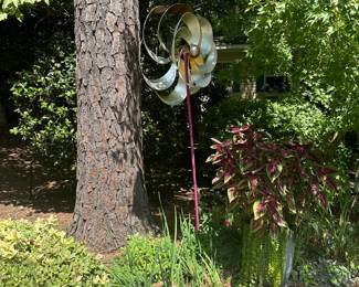 C146 - $25 yard art spinner