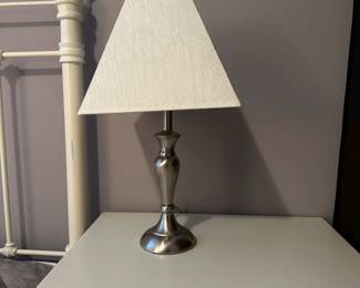 C67 - $15. Pair of Table Lamps. 18" tall. In very good condition!