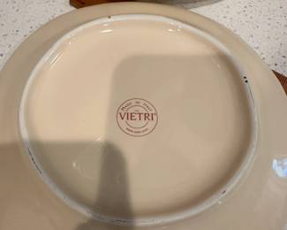 C119 - $30. 5 Pc Vietri Polka Dot Plate. These do not hace chips/cracks. Measures 9" across.