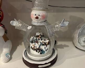 C91 - $20 Thomas Kinkade "White Christmas" with plug.