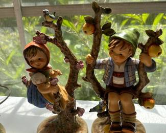 1968 Hummel Large Apple Tree boy & Girl Match Pair #141 142 
