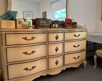 Vintage Bassett Furniture Co. Dresser with Mirror 
