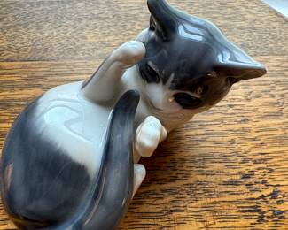 Porcelain Kitten Figurines 