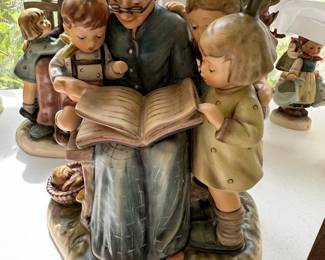 Hummel Figurine: A Story From Grandma - 620