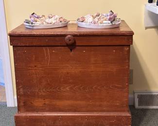 Small Wood Chest 
