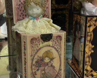 Enesco Musical Jack In The Box Summer by Kinka