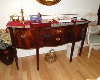 Thomasville Server 67x23x37 $125