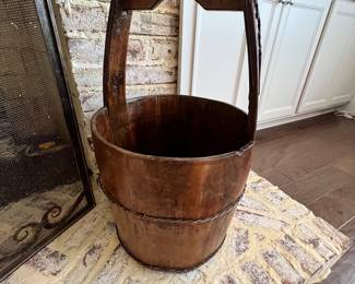 Wood bucket