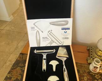 Cheese serving set