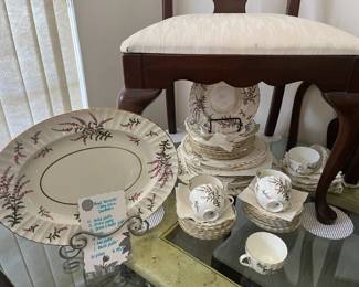 Royal Worcester Bone China Dun Robin, 61 pieces