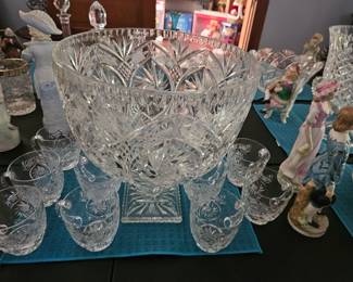 Cut glass punch bowl with 12 nice size cups
