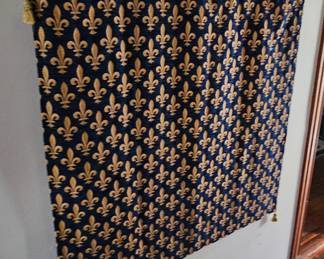Fluer de lis tapestry 