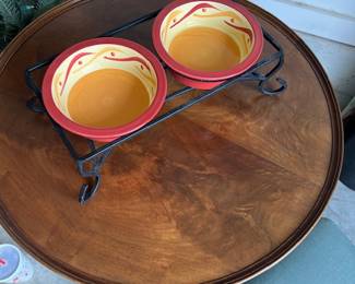 Pet Caddy, 2 Bowls on Stand
Siena
by GAIL PITTMAN - $100