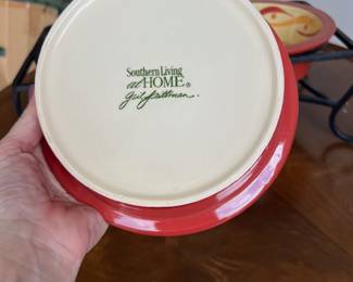 Pet Caddy, 2 Bowls on Stand
Siena
by GAIL PITTMAN - $100