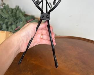 Plate Stand - $5