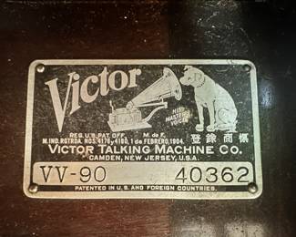 Victor Talking Machine VV-90 40362, 19 3/4" w x 41" h x 21" d, $150