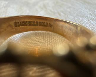 10K Black Hills Gold Grapevine Ring