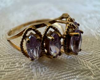 10K Gold with Amethysts Ring