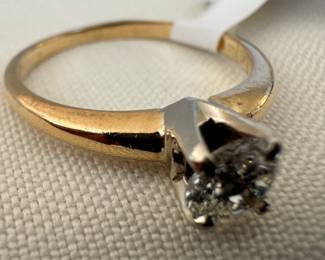 14K Gold .47 Ct JS2 V1 Diamond Ring