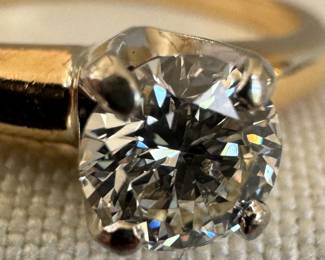 14K Gold .47 Ct JS2 V1 Diamond Ring