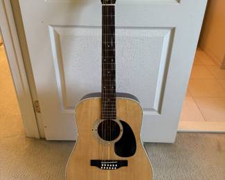 Morris B-25 / Serial 41023 - 12 String Guitar with Case