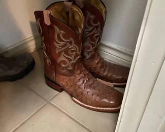 WESTERN BOOTS