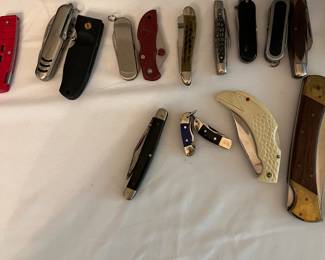 POCKET KNIVES INCLUDING BUCK KNIVES