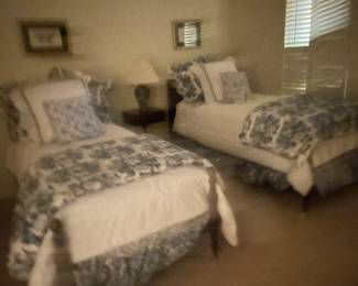 TWIN BEDS