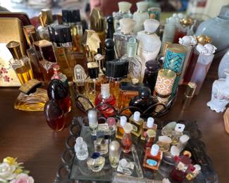 Many lovely perfumes to choose from!