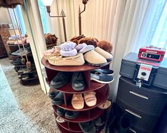 Rotating shoe rack.