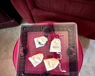 1977 Pente game with glass board.