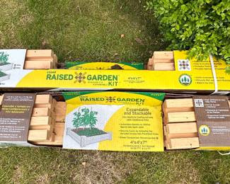 Raised garden kit,  like new!