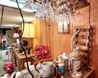 Stemmed glassware holder.