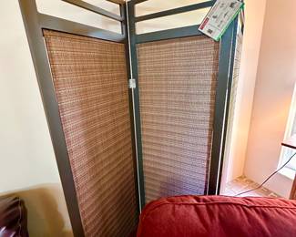  Brand new 3-panel floor/wall screen for indoor or outdoor.