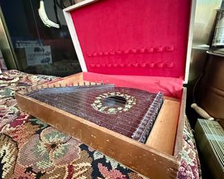 Vintage zither in case.