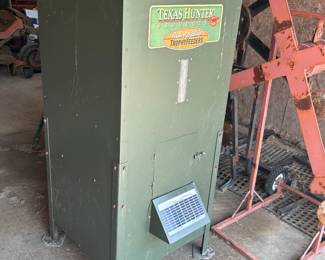 Texas Hunter Fish & Wildlife Feeder