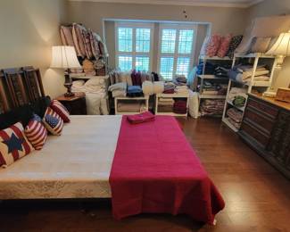 Bedroom Linens, Pillows, Bedding