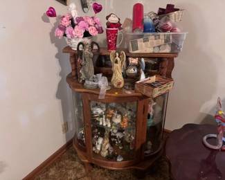 CONTENTS OF CURIO CABINET