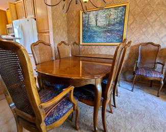 Thomasville Dining room set-solid wood 6 chairs + 2 armed chairs