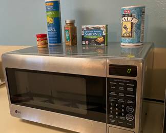 LG Microwave, Assorted Kitchen Foods