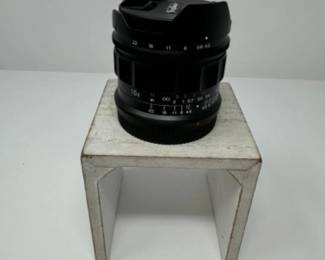 Voigtländer Super Wide Heliar 15mm f/4.5 | Est. $750	